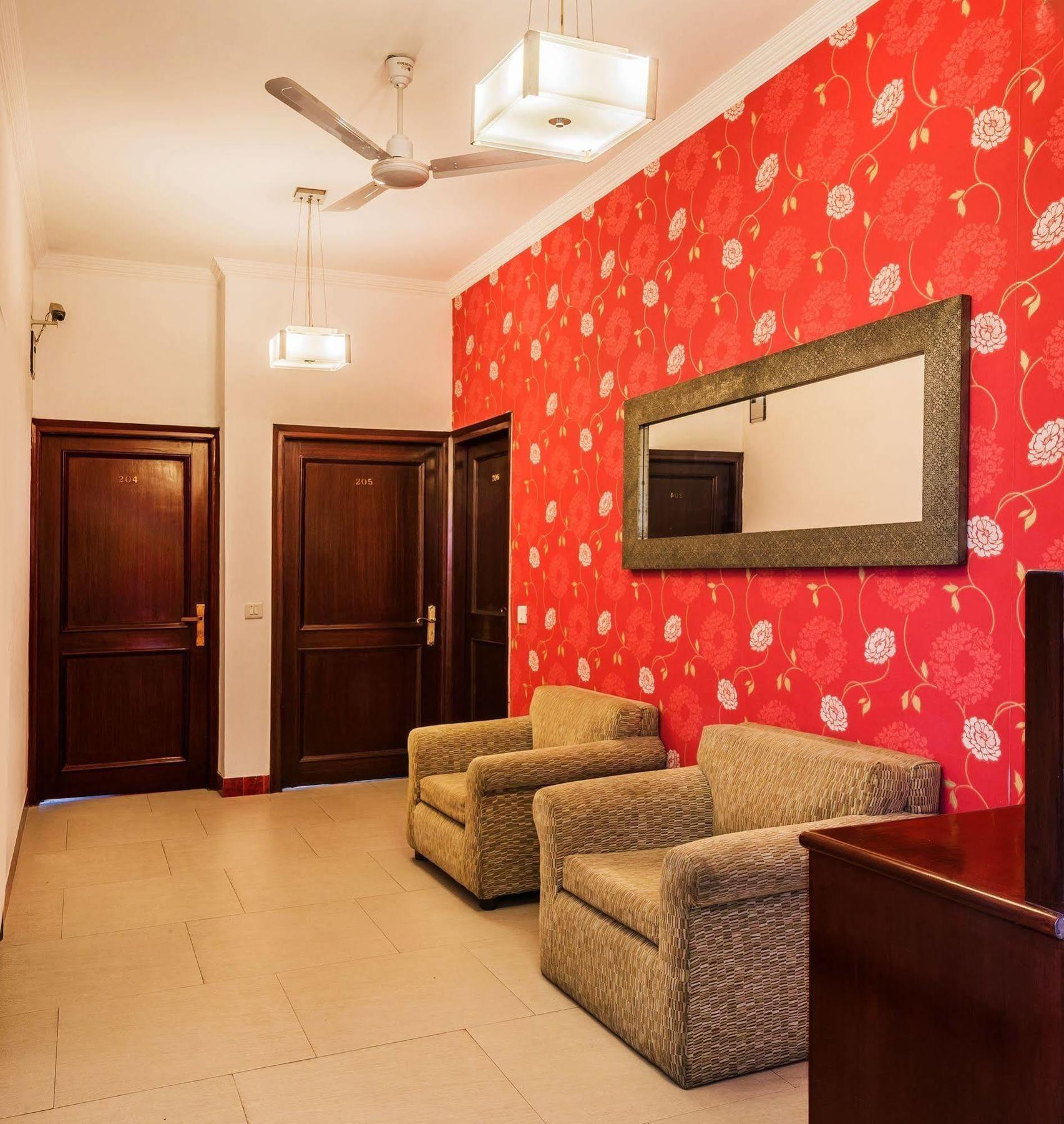 Home@F37 Kailash Colony Metro New Delhi Extérieur photo